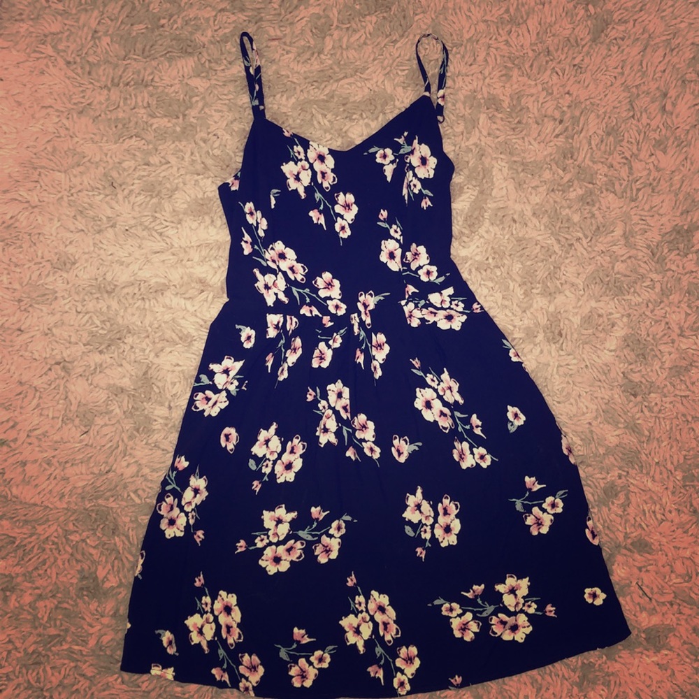 cute strapless floral dress!